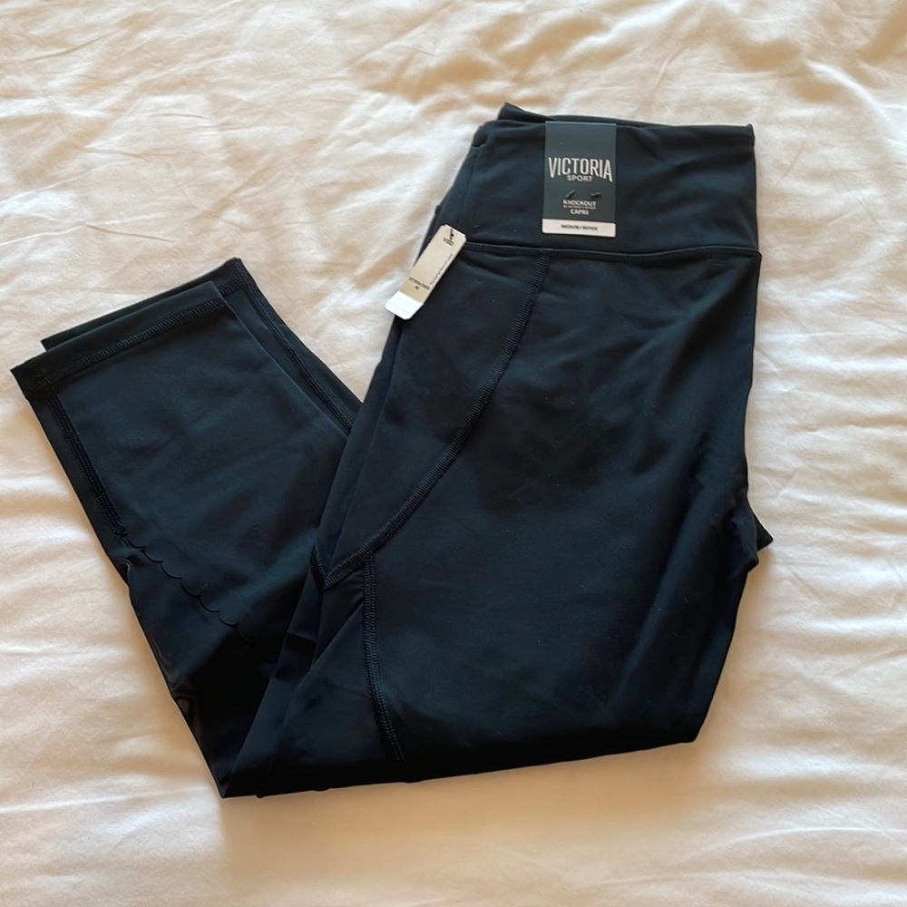 Victoria’s Secret Capri leggings